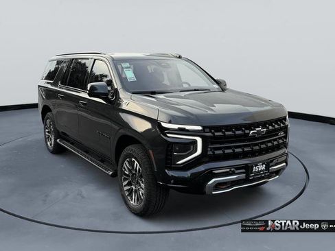 Used 2025 Chevrolet Suburban Z71 image 3