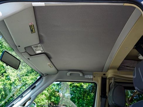 Used 2000 Volkswagen Eurovan Camper FWD image 38