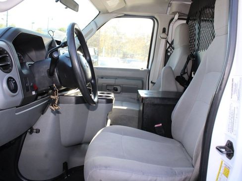 Used 2013 Ford E-150 and Econoline 150 RWD image 7