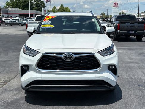 Used 2024 Toyota Highlander Limited AWD/4WD image 24