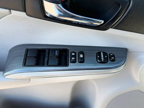 Used 2012 Toyota Camry XLE w/ Leather Pkg FWD image 20