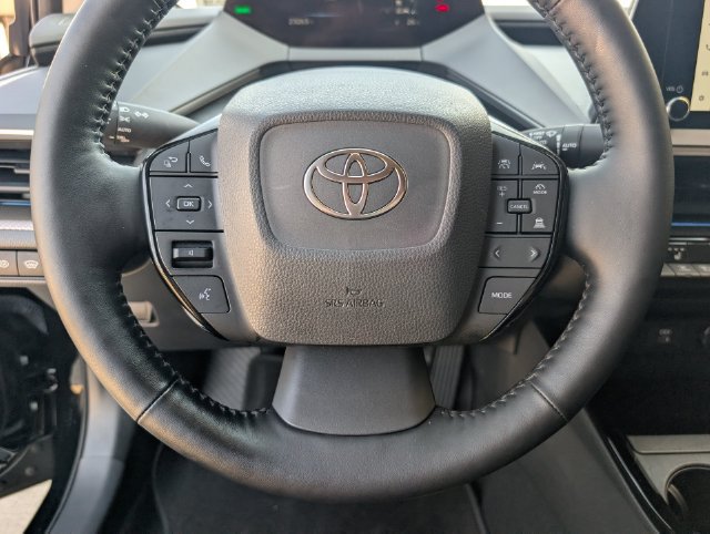 Used 2024 Toyota Prius XLE FWD image 12