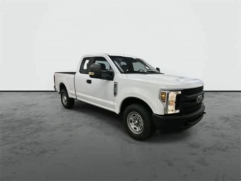 Used 2019 Ford F250 XL w/ Power Equipment Group image 5