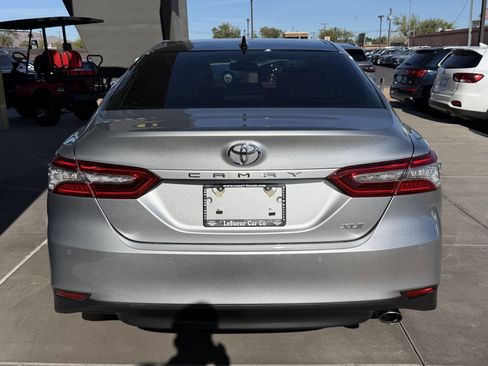 Used 2020 Toyota Camry XLE image 15