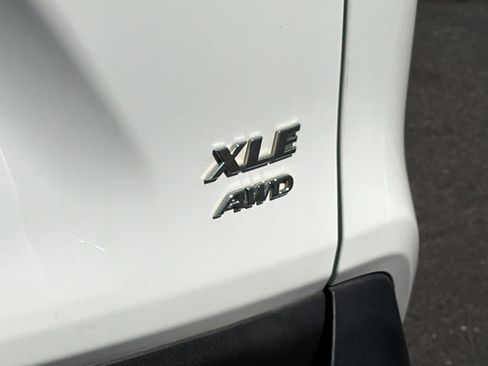 Used 2020 Toyota RAV4 XLE AWD/4WD image 28