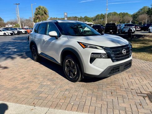 Used 2025 Nissan Rogue SV image 8