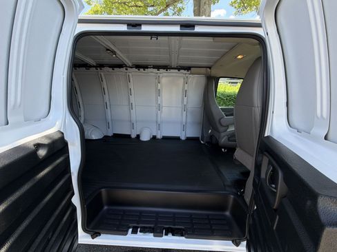 New 2026 GMC Savana 3500 Extended w/ Driver Convenience Package RWD image 23