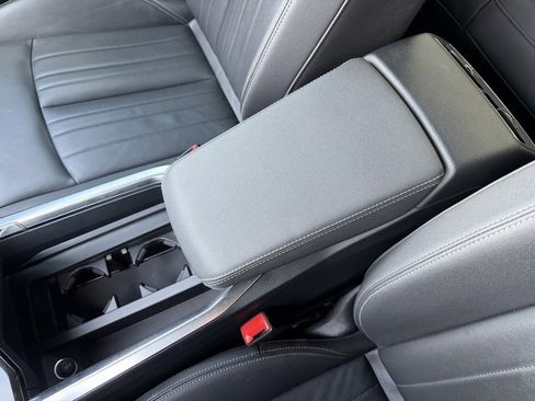 Used 2022 Audi e-tron Premium w/ Convenience Plus Package image 26