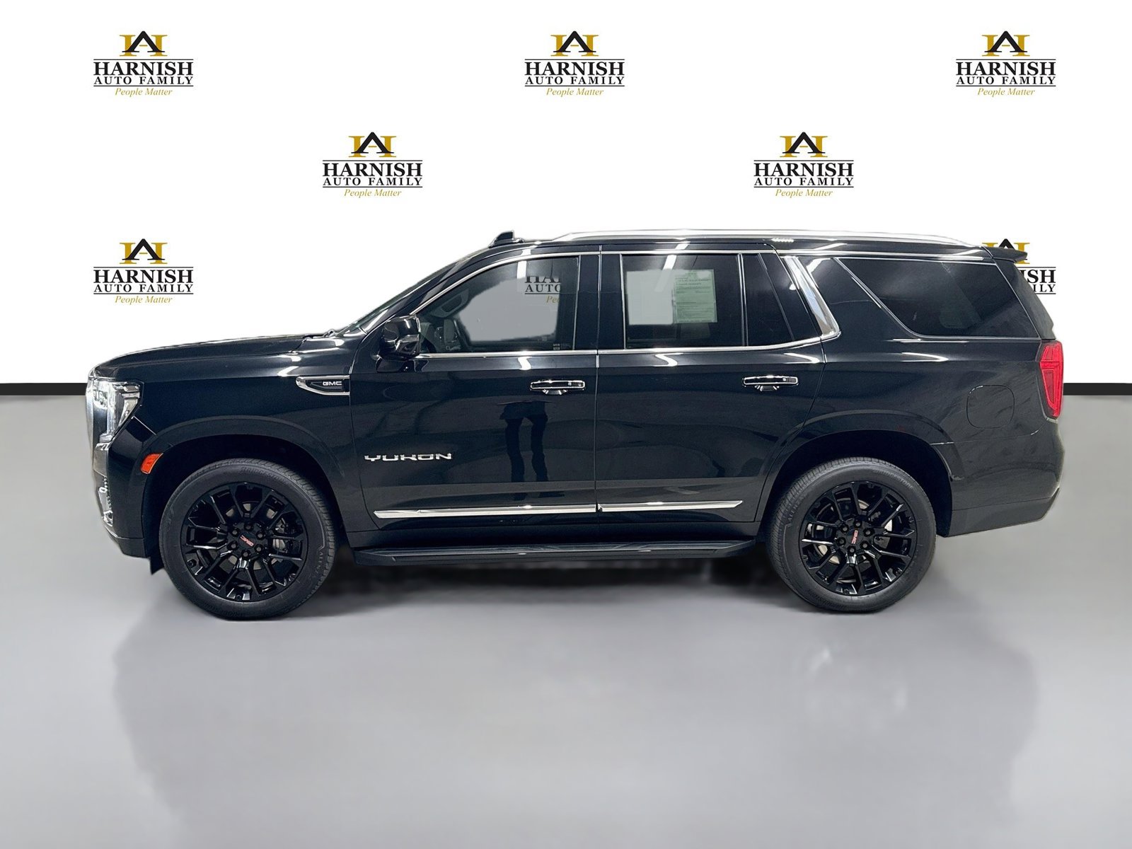 Used 2022 GMC Yukon SLT w/ SLT Premium Package AWD/4WD image 10