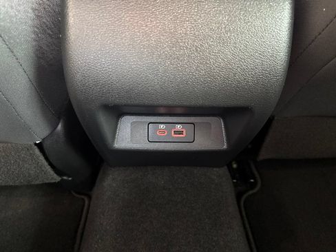 Used 2025 Nissan Altima 2.5 SV FWD image 12