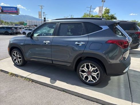 Certified 2023 Kia Seltos SX w/ SX Sunroof Package AWD/4WD image 3