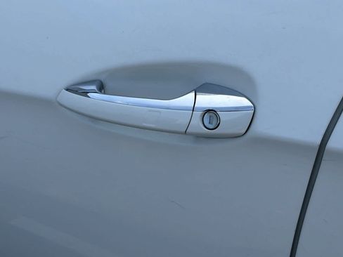 Used 2016 Mercedes-Benz E 350 Sedan image 18