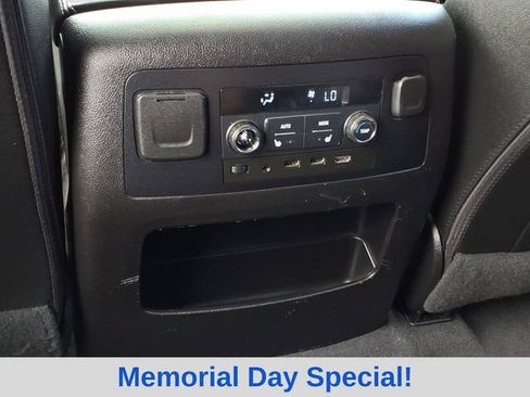 Used 2019 GMC Yukon SLT w/ Premium Edition AWD/4WD image 14