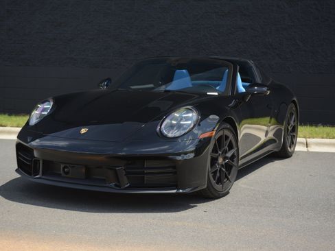 Certified 2026 Porsche 911 Targa 4S AWD/4WD image 37