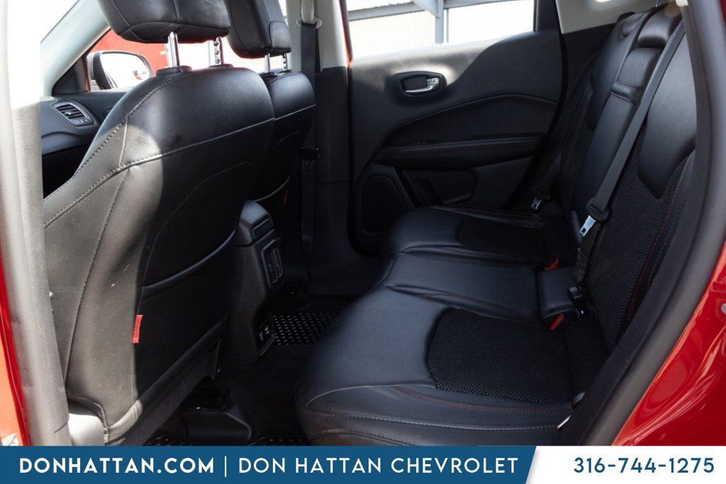 Used 2018 Jeep Compass Trailhawk w/ Cold Weather Group AWD/4WD image 18
