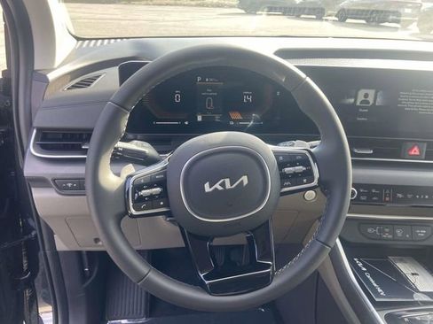 New 2026 Kia Carnival EX FWD image 13