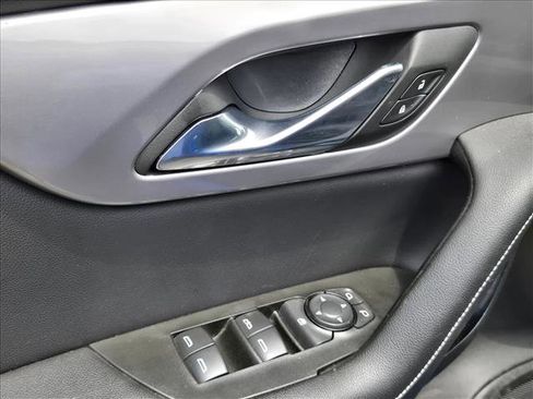 Used 2025 Chevrolet Blazer LT FWD image 11