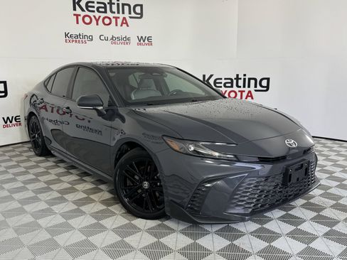 Certified 2025 Toyota Camry SE image 3