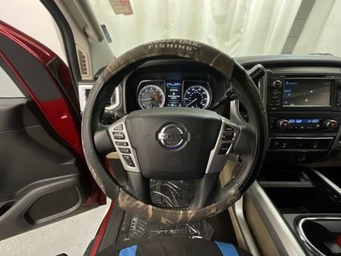 Used 2017 Nissan Titan SV AWD/4WD image 11