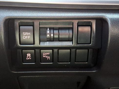 Used 2017 Subaru Impreza 2.0i Limited AWD/4WD image 28