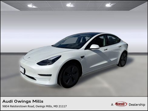 Used 2023 Tesla Model 3 Standard Range image 1