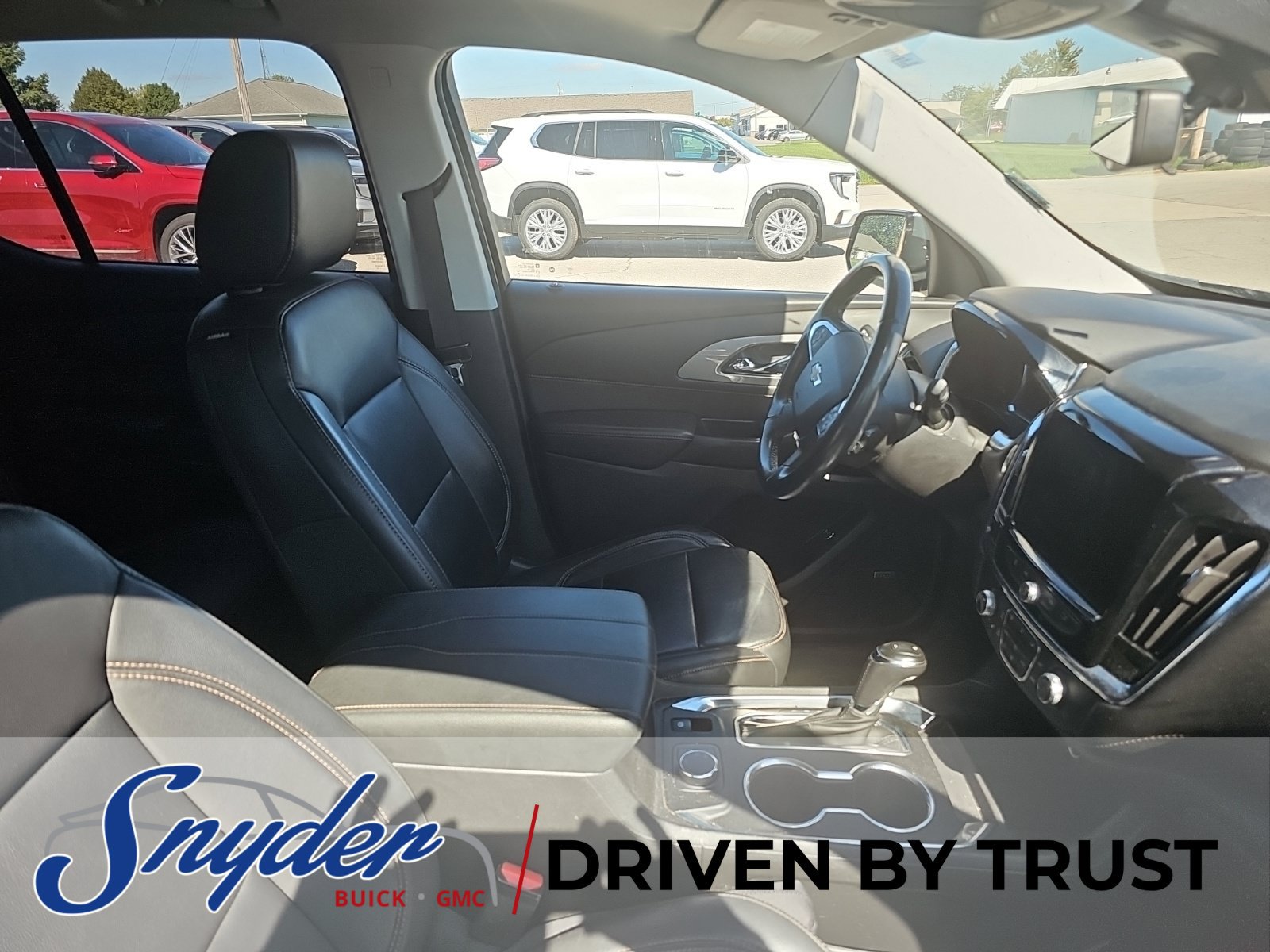 Used 2019 Chevrolet Traverse LT w/ LT Premium Package AWD/4WD image 6