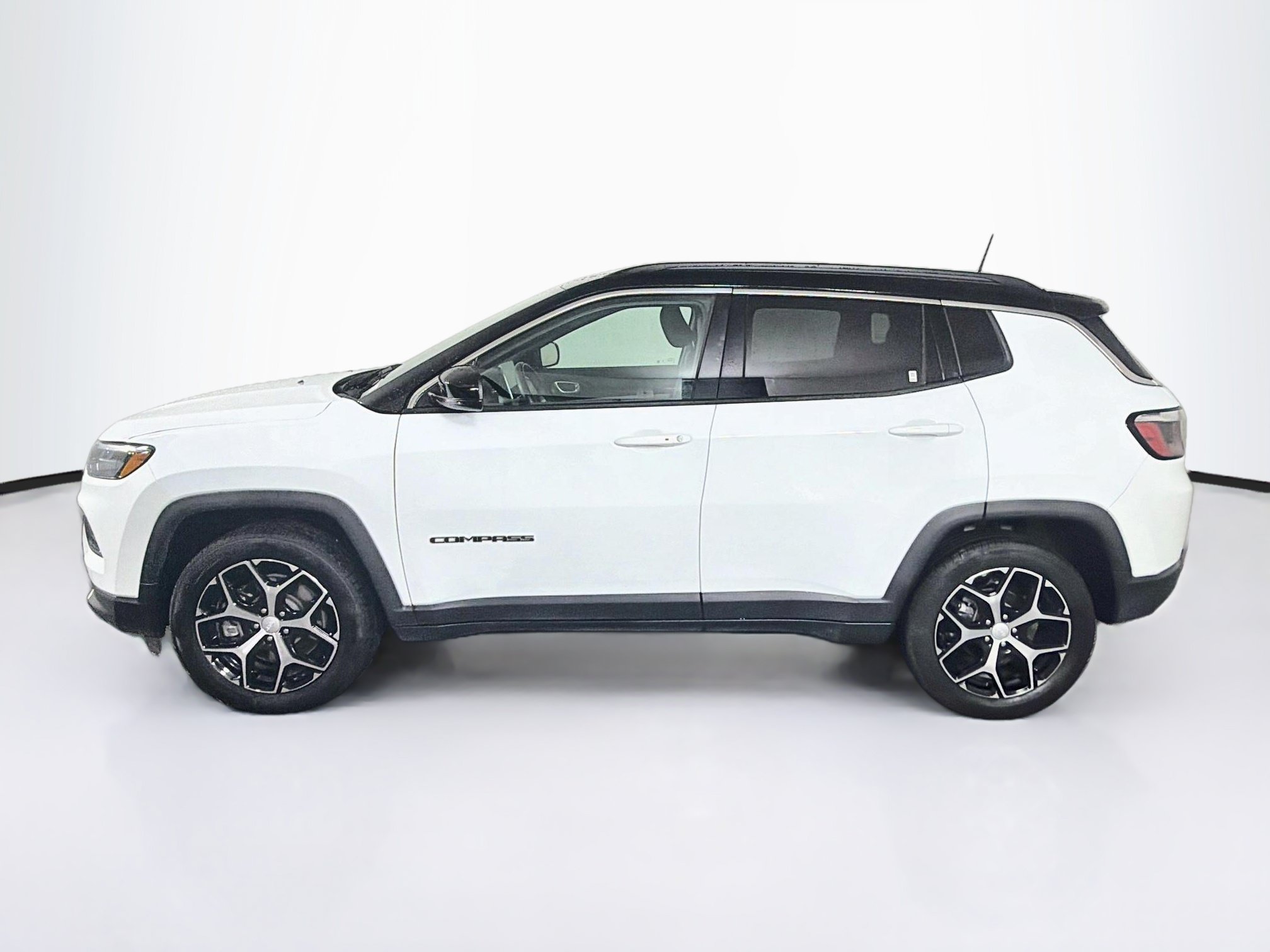 Used 2024 Jeep Compass Limited AWD/4WD image 4