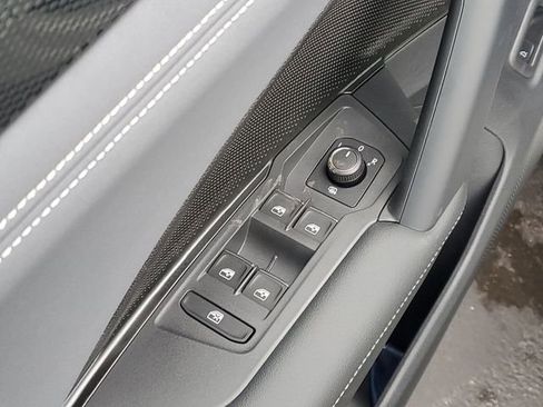 New 2026 Volkswagen Tiguan SE R-Line image 11