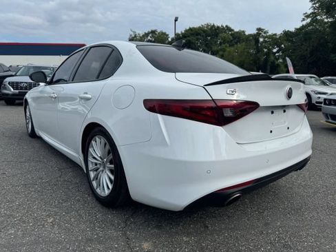 Used 2021 Alfa Romeo Giulia Sprint w/ Sun & Sound Package AWD/4WD image 3