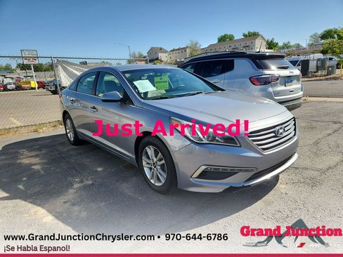 Used 2015 Hyundai Sonata SE FWD image 1