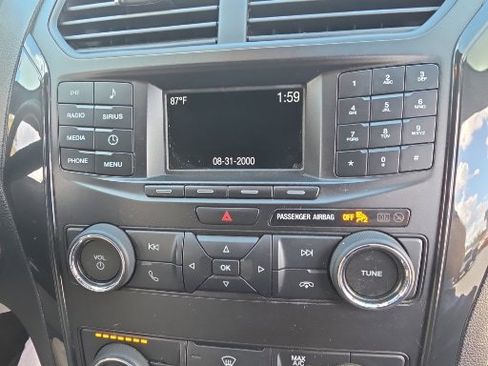 Certified 2018 Ford Explorer XLT image 16