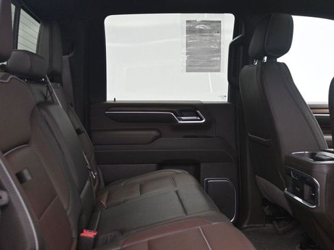 Used 2024 GMC Sierra 2500 Denali w/ Denali Reserve Package image 14