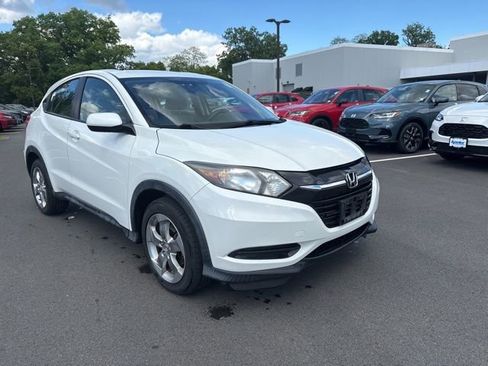 Used 2017 Honda HR-V LX image 4