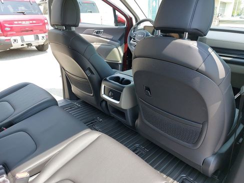 New 2026 Kia Carnival EX FWD image 12