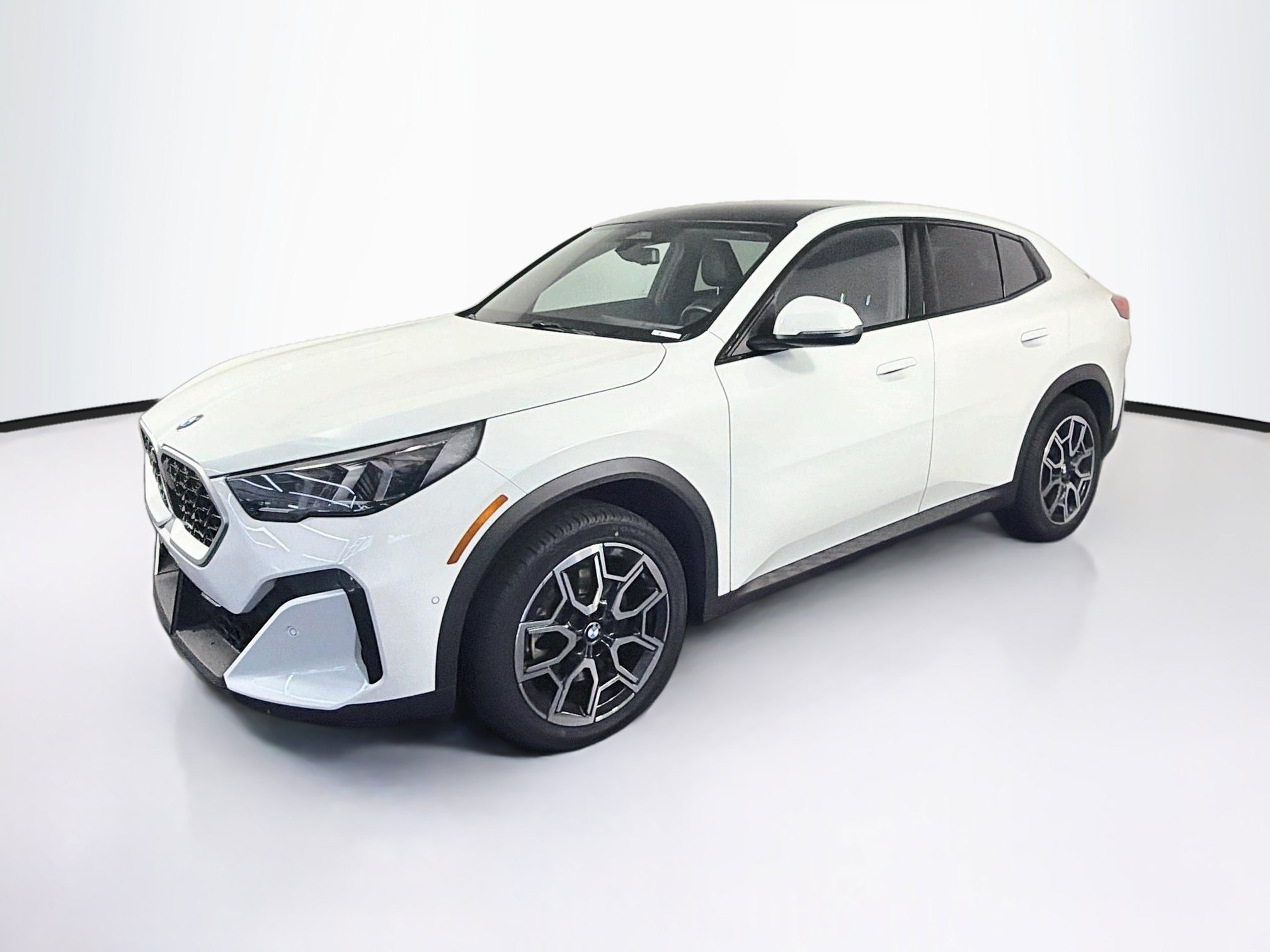 Used 2026 BMW X2 xDrive28i AWD/4WD image 3