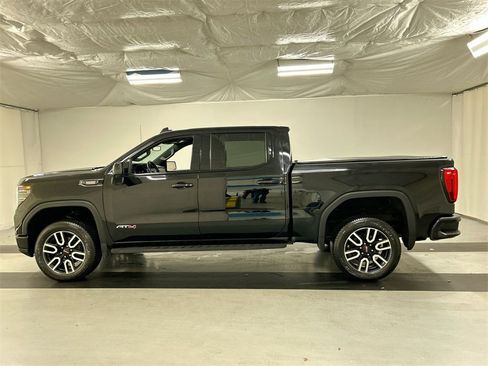 Used 2023 GMC Sierra 1500 AT4 image 6
