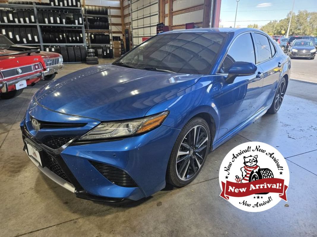 Used 2018 Toyota Camry XSE FWD image 1