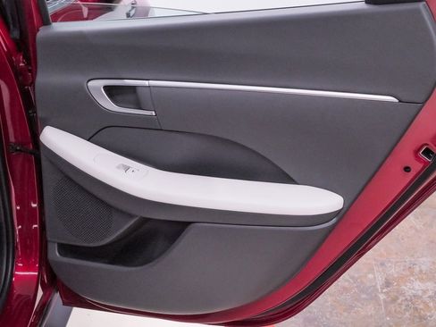 Used 2025 Hyundai Sonata SE image 33