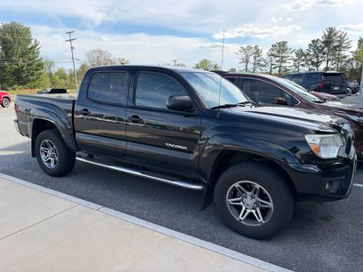 Used 2014 Toyota Tacoma 4x4 Double Cab w/ SR5 Package