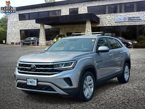 Used 2023 Volkswagen Atlas Cross Sport SE AWD/4WD image 2