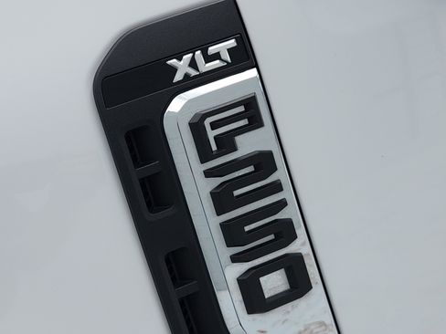 Used 2025 Ford F250 XLT w/ FX4 Off-Road Package AWD/4WD image 12