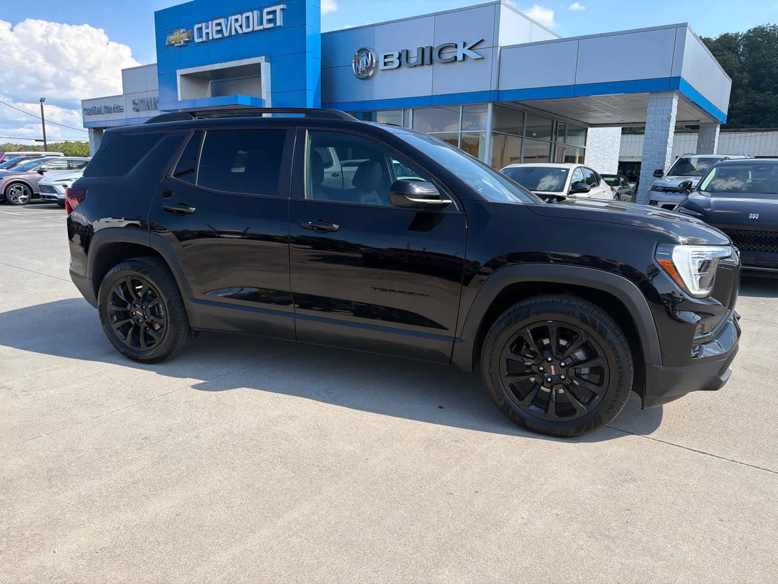 Used 2026 GMC Terrain Elevation w/ Elevation Premium Package AWD/4WD image 2
