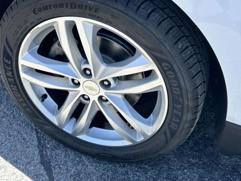 Used 2019 Chevrolet Equinox Premier FWD image 9