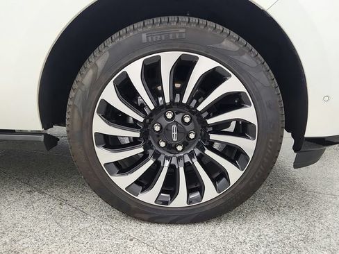 Used 2024 Lincoln Navigator Black Label AWD/4WD image 25