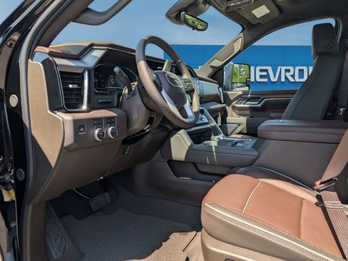 Used 2025 GMC Sierra 2500 Denali w/ Technology Package image 14