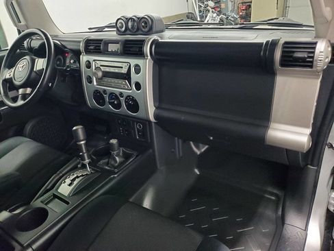 Used 2007 Toyota FJ Cruiser 4WD image 12