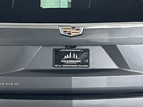 Used 2022 Cadillac Escalade Premium Luxury w/ LPO, Illumination Package image 36