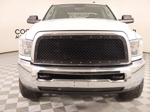 Used 2018 RAM 2500 Tradesman w/ Chrome Appearance Group AWD/4WD image 8