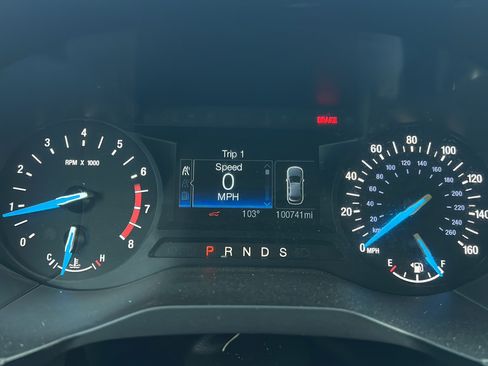 Used 2020 Ford Edge SE FWD image 22