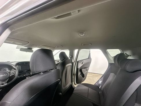 Used 2020 Kia Soul S FWD image 13